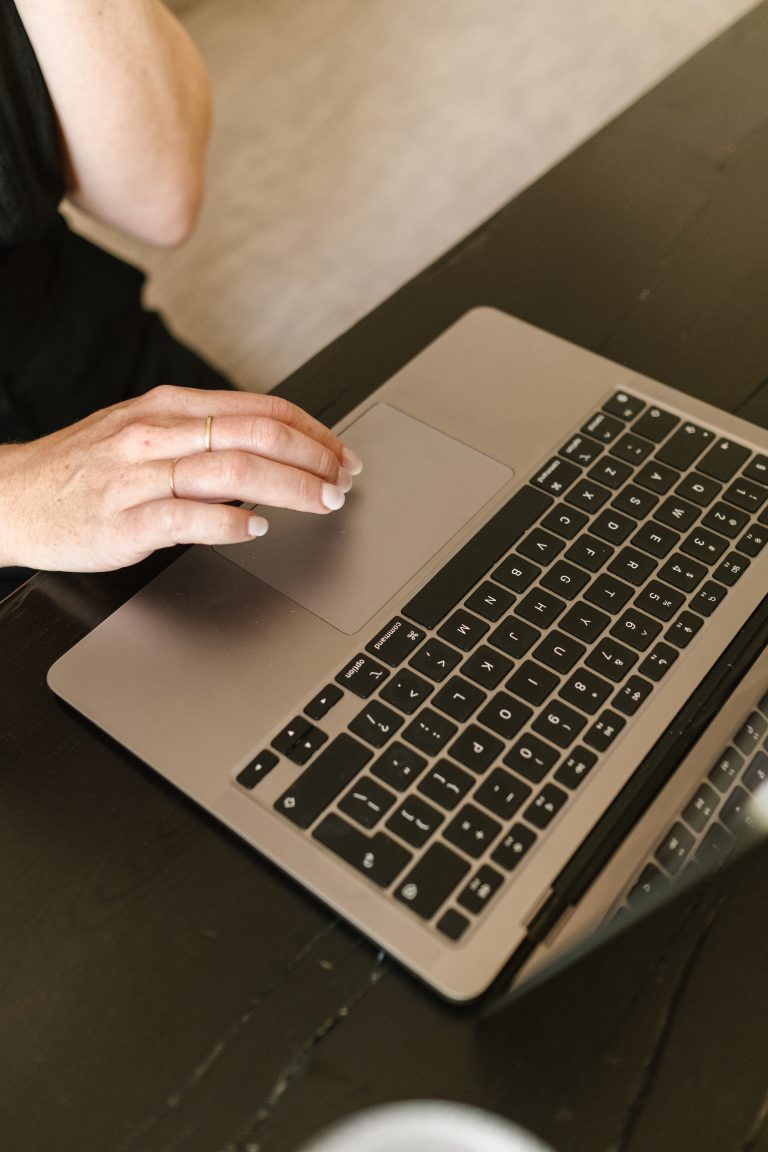 laptop_website_Journal